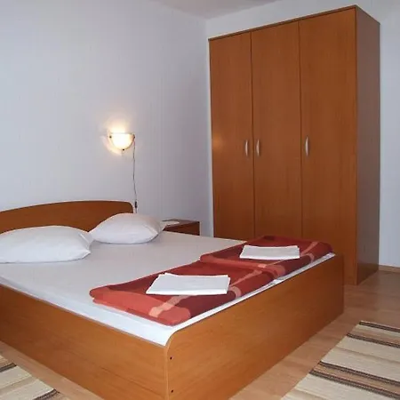 Cozy In Pag Dalmatia, Crotia 帕格
