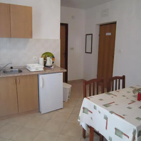 Cozy In Pag Dalmatia, Crotia 公寓