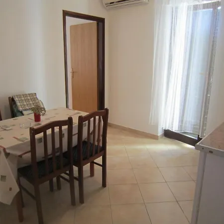 Cozy In Pag Dalmatia, Crotia