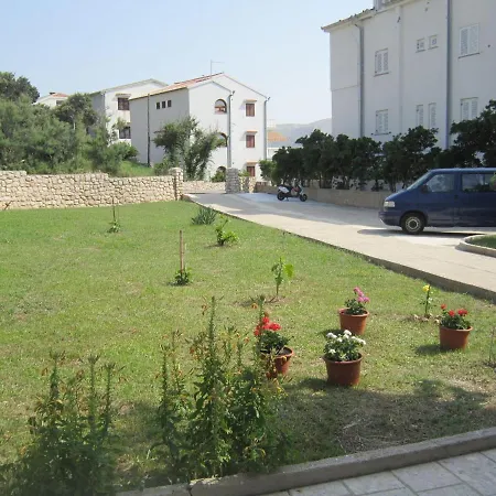 Cozy In Pag Dalmatia, Crotia 公寓